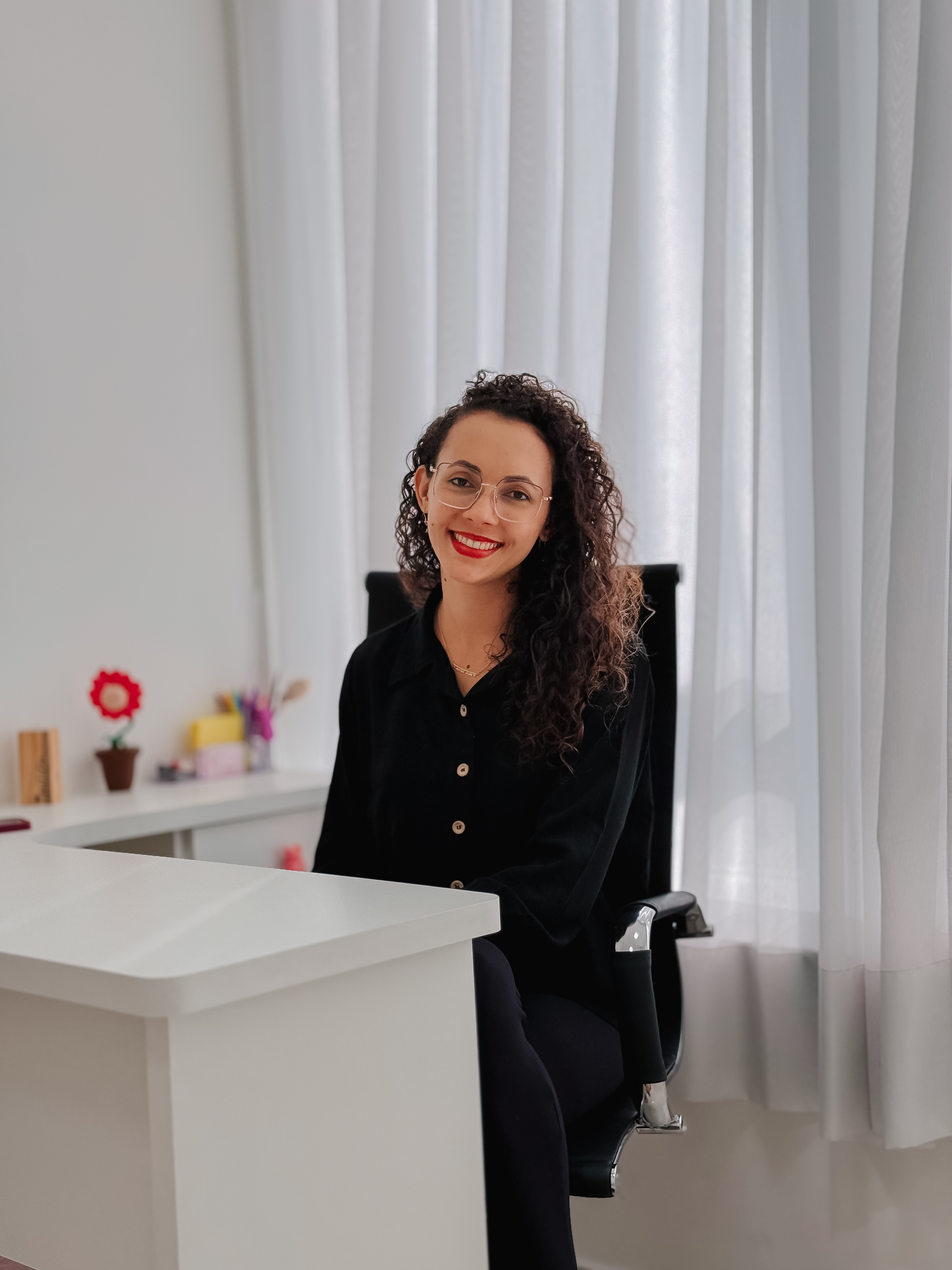 Krislainy Souza Degen — Diretora e Analista do Comportamento